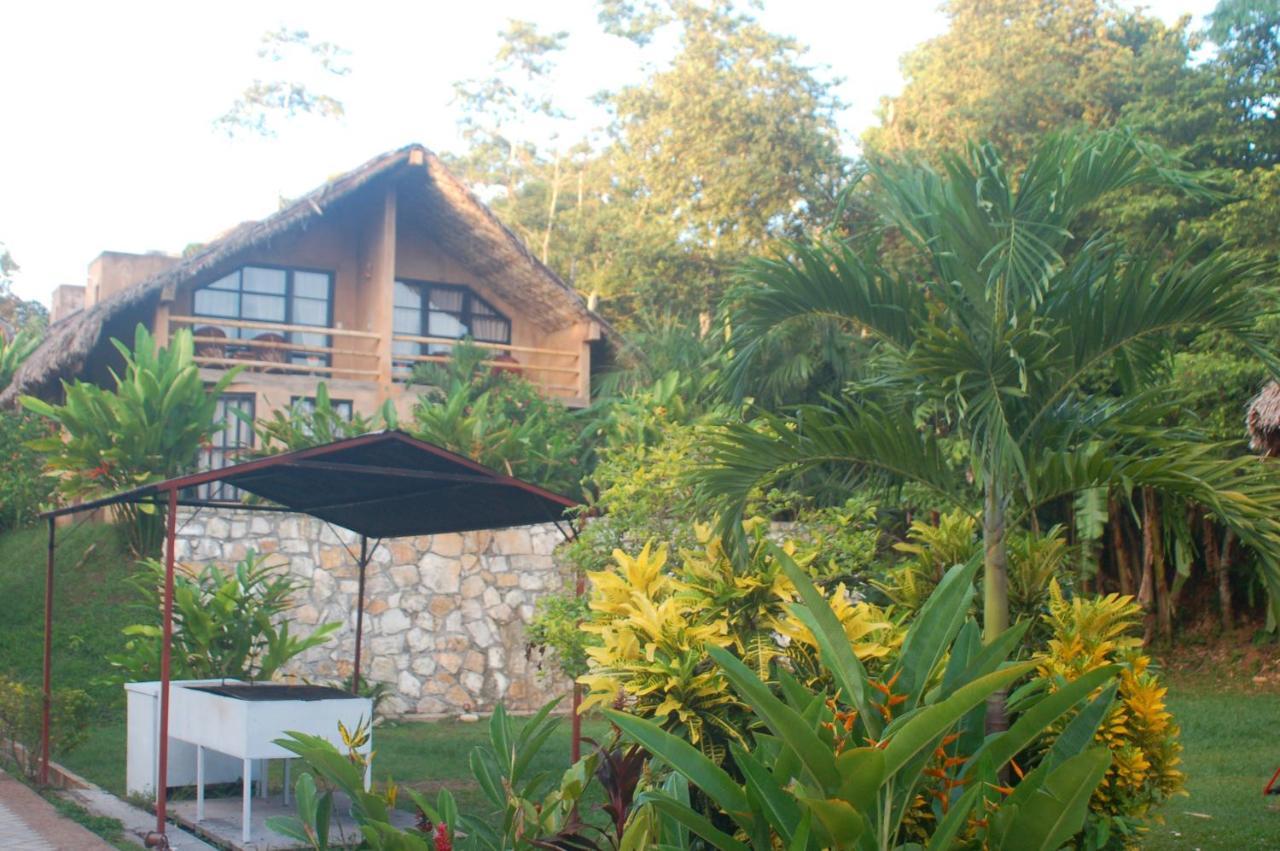 Axkan Palenque, Shows En Vivo & Gastronomia Mar Y Tierra & Travel Agency Exterior foto